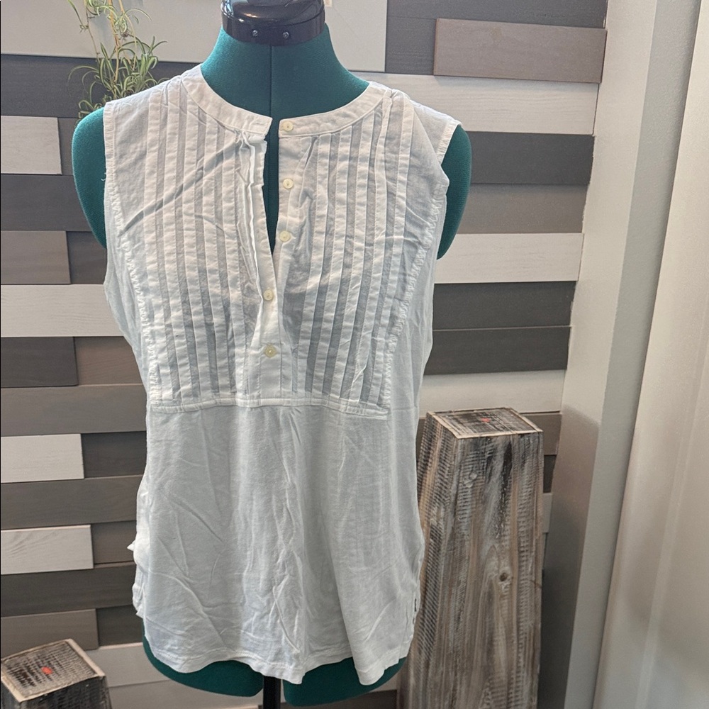 GAP White Sleeveless Blouse
